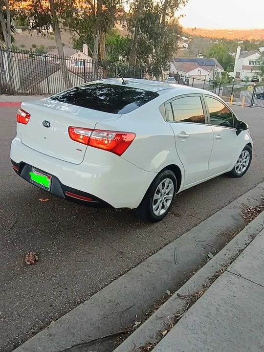 2014 Kia Rio - Image 4 of 11