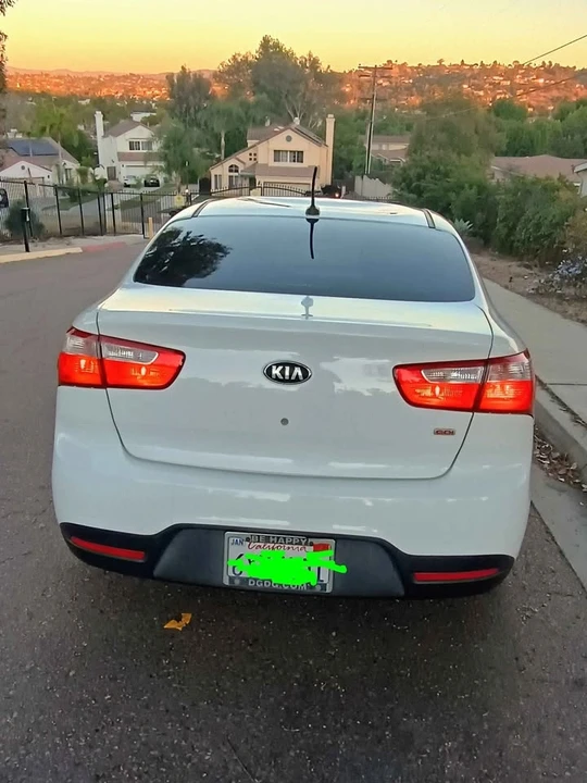 2014 Kia Rio - Image 4 of 9