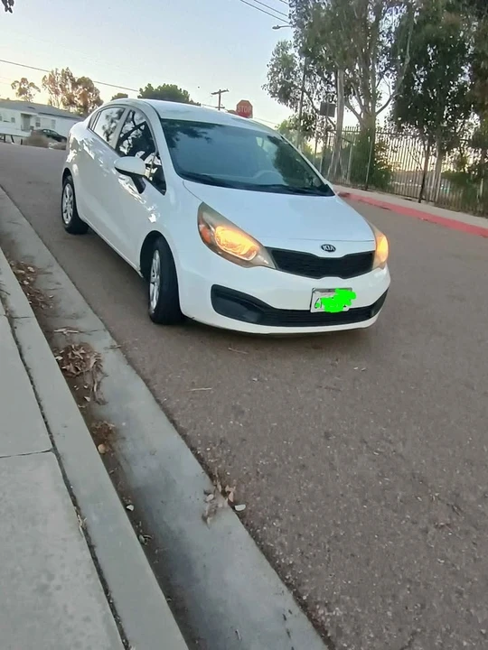 2014 Kia Rio - Image 3 of 11