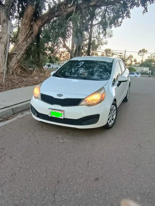 2014 Kia Rio - Image 5 of 11