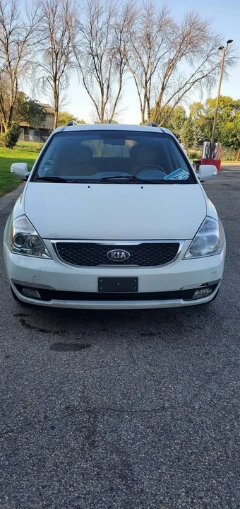 2014 Kia Carnival - Image 7 of 20