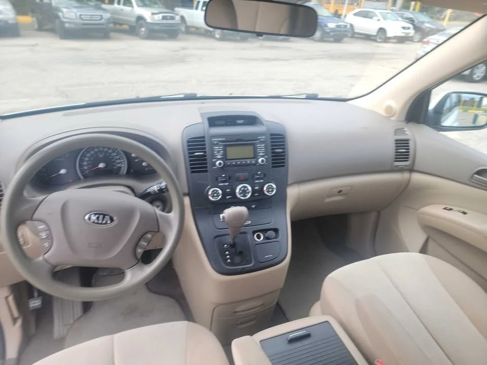 2014 Kia Carnival - Image 5 of 13