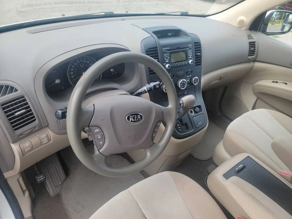 2014 Kia Carnival - Image 6 of 13
