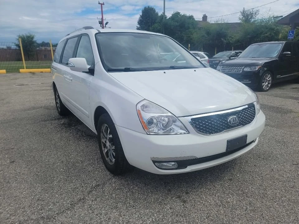 2014 Kia Carnival - Image 13 of 13