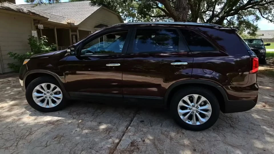 2014 Kia Sorento - Image 4 of 11