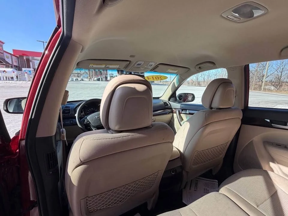 2014 Kia Sorento - Image 12 of 16