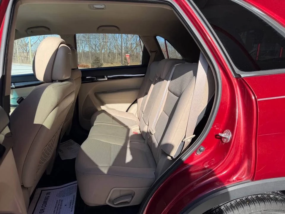 2014 Kia Sorento - Image 13 of 16