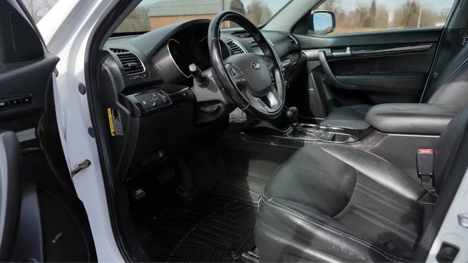 2014 Kia Sorento - Image 12 of 20