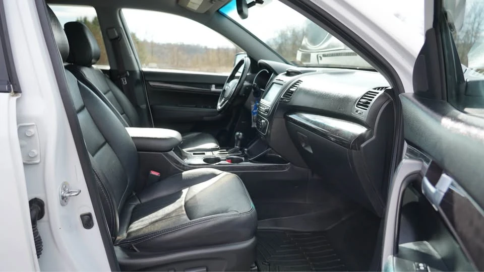 2014 Kia Sorento - Image 14 of 20