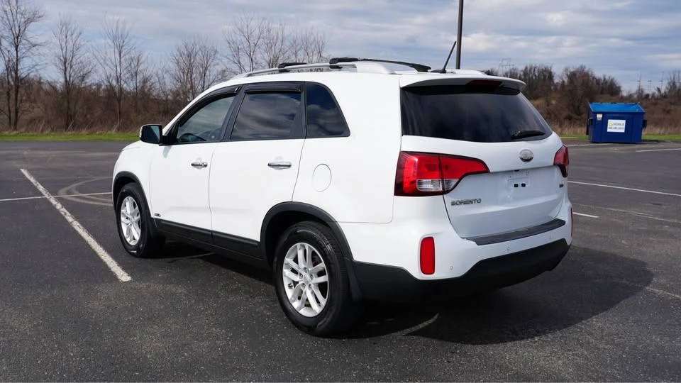 2014 Kia Sorento - Image 9 of 20