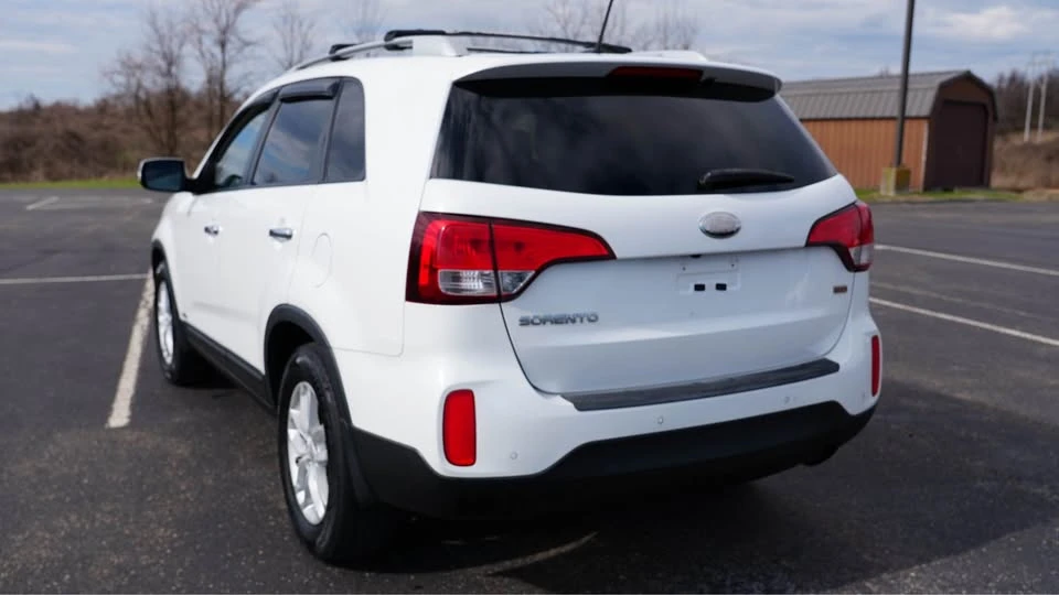 2014 Kia Sorento - Image 8 of 20
