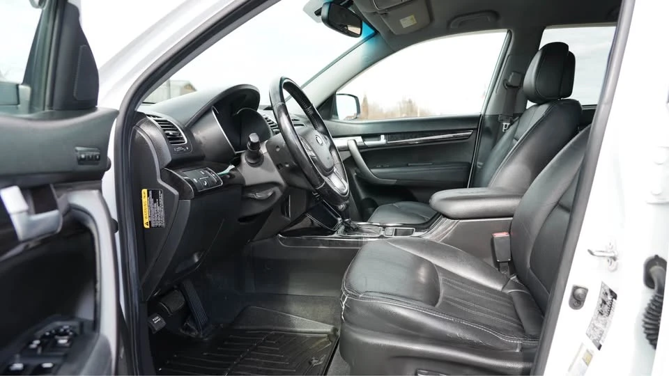 2014 Kia Sorento - Image 11 of 20