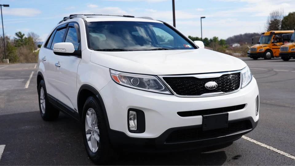 2014 Kia Sorento - Image 3 of 20