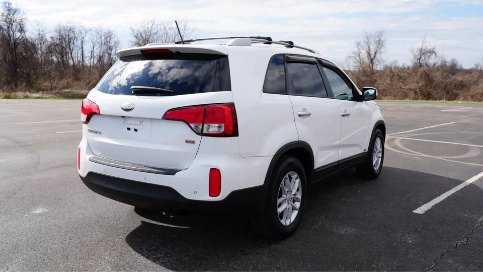 2014 Kia Sorento - Image 7 of 20