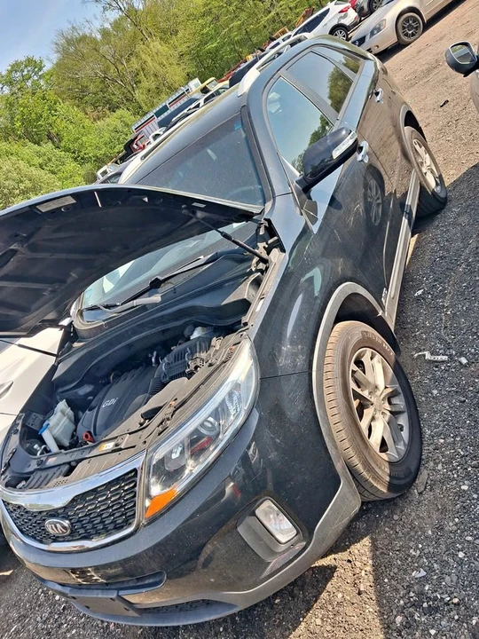 2014 Kia Sorento - Image 2 of 8