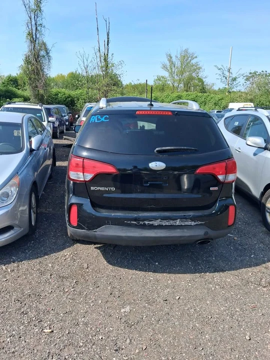 2014 Kia Sorento - Image 4 of 8
