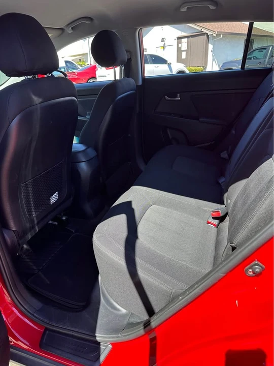 2014 Kia Forte - Image 10 of 15