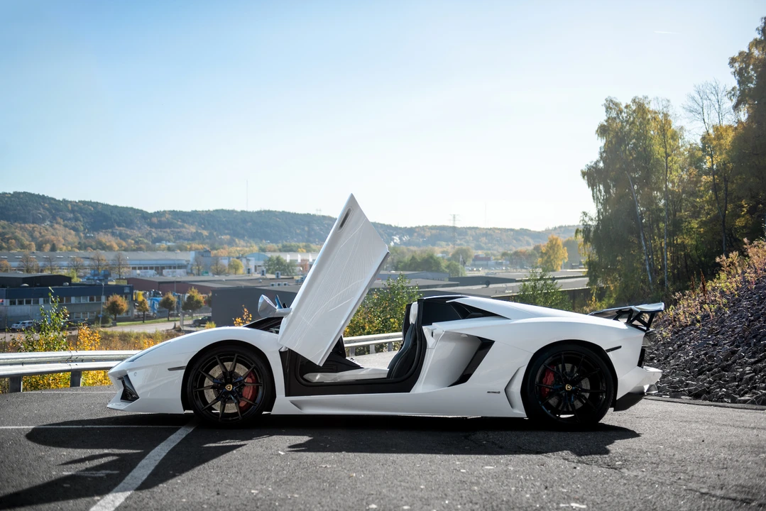 2014 Lamborghini Aventador LP700-4 - Image 10 of 31