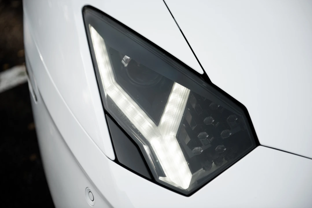 2014 Lamborghini Aventador LP700-4 - Image 12 of 31