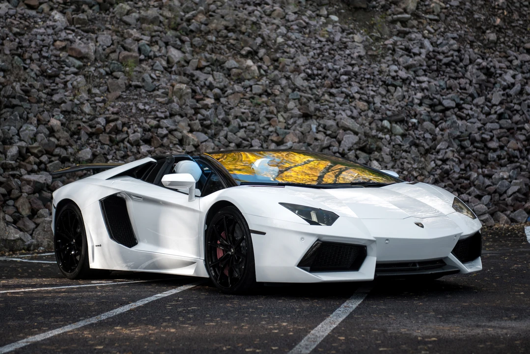 2014 Lamborghini Aventador LP700-4 - Image 2 of 31