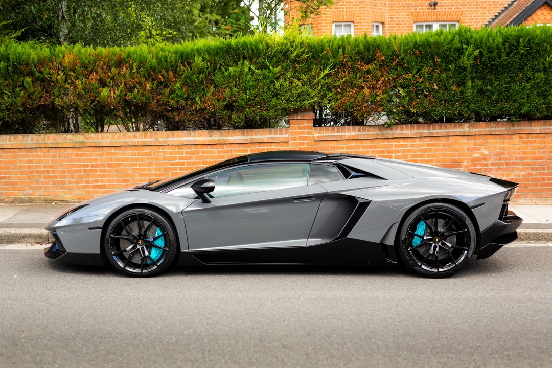 2014 Lamborghini Aventador LP700-4 - Image 5 of 31