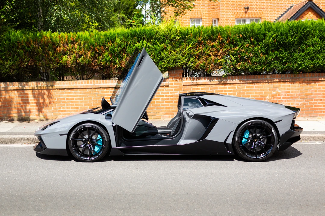 2014 Lamborghini Aventador LP700-4 - Image 25 of 31