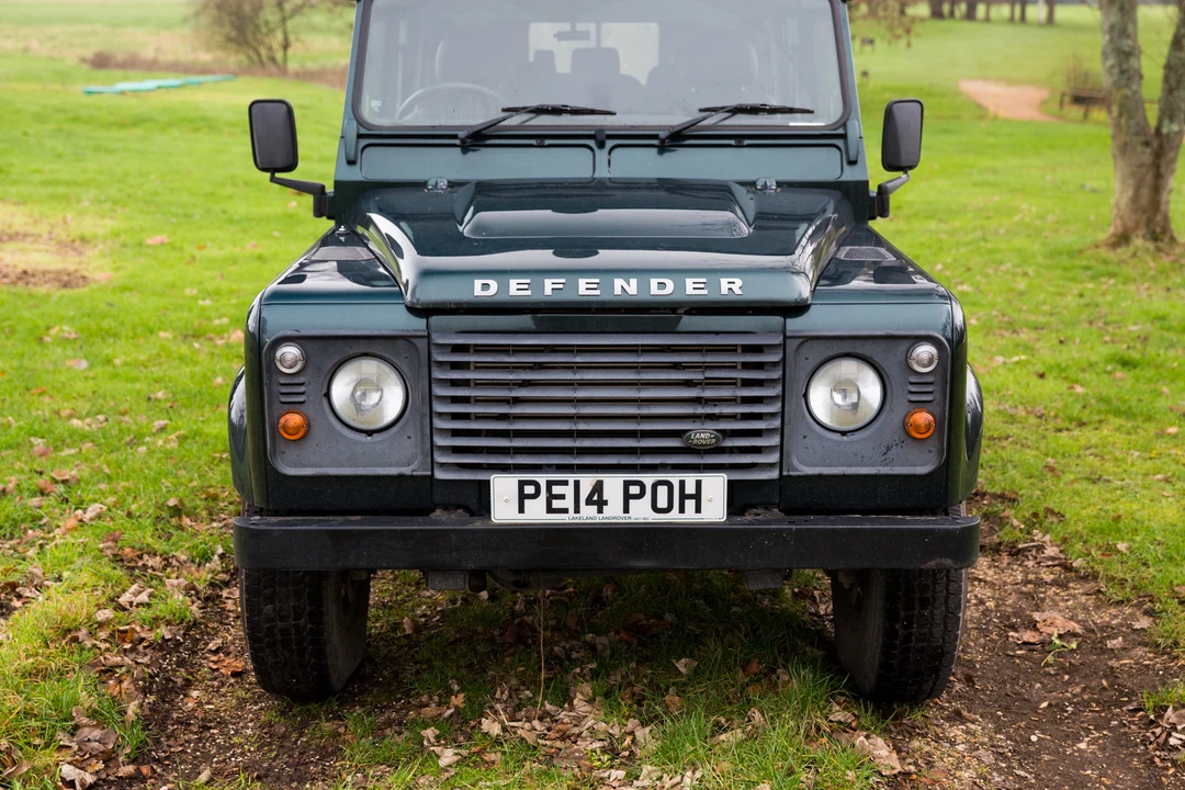 2014 Land Rover Defender 110 - Image 10 of 31