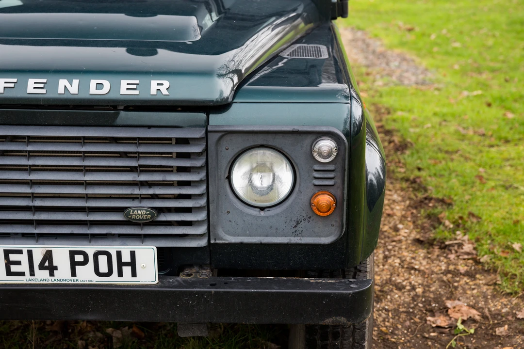 2014 Land Rover Defender 110 - Image 14 of 31