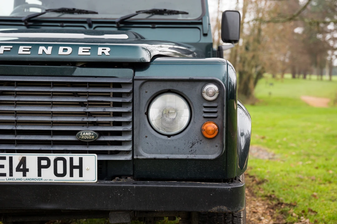 2014 Land Rover Defender 110 - Image 15 of 31