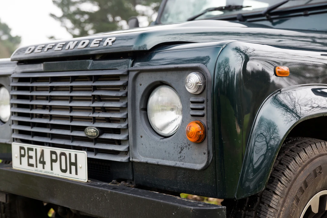2014 Land Rover Defender 110 - Image 16 of 31