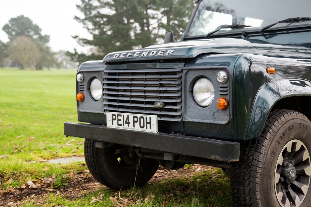 2014 Land Rover Defender 110 - Image 17 of 31