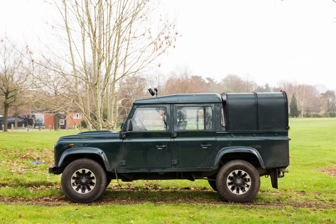 2014 Land Rover Defender 110 - Image 7 of 31