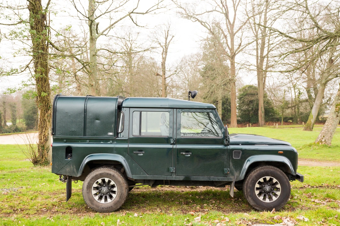 2014 Land Rover Defender 110 - Image 8 of 31