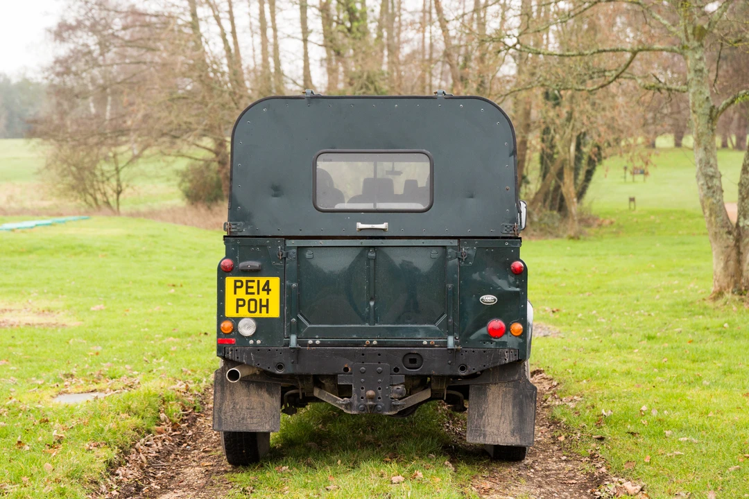 2014 Land Rover Defender 110 - Image 9 of 31