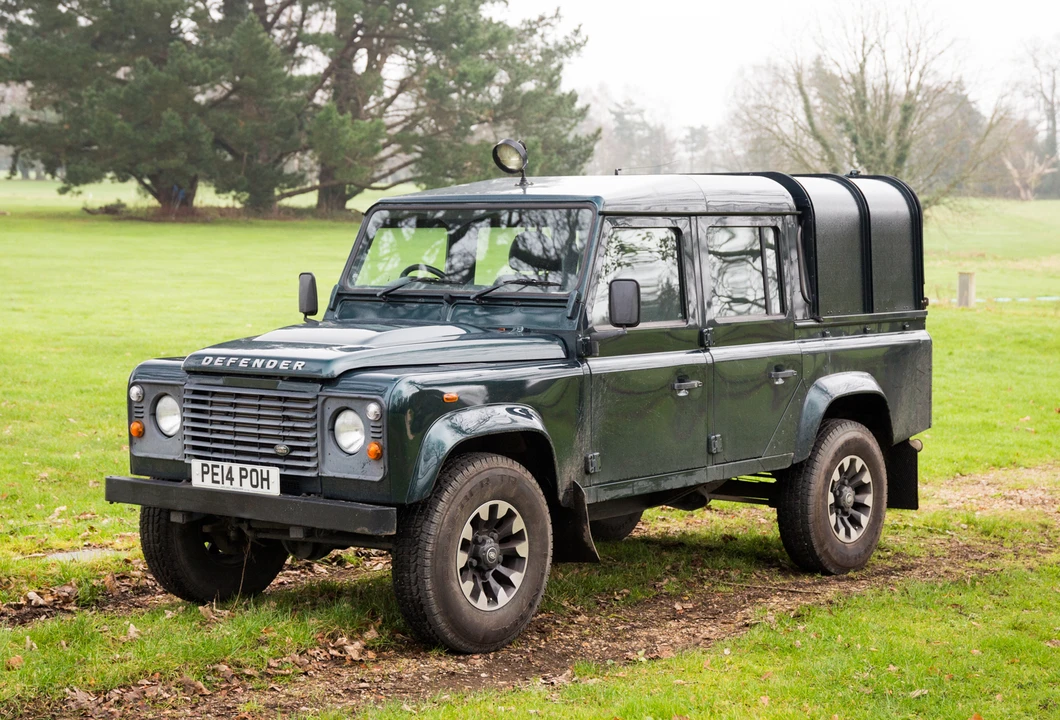 2014 Land Rover Defender 110 - Image 2 of 31