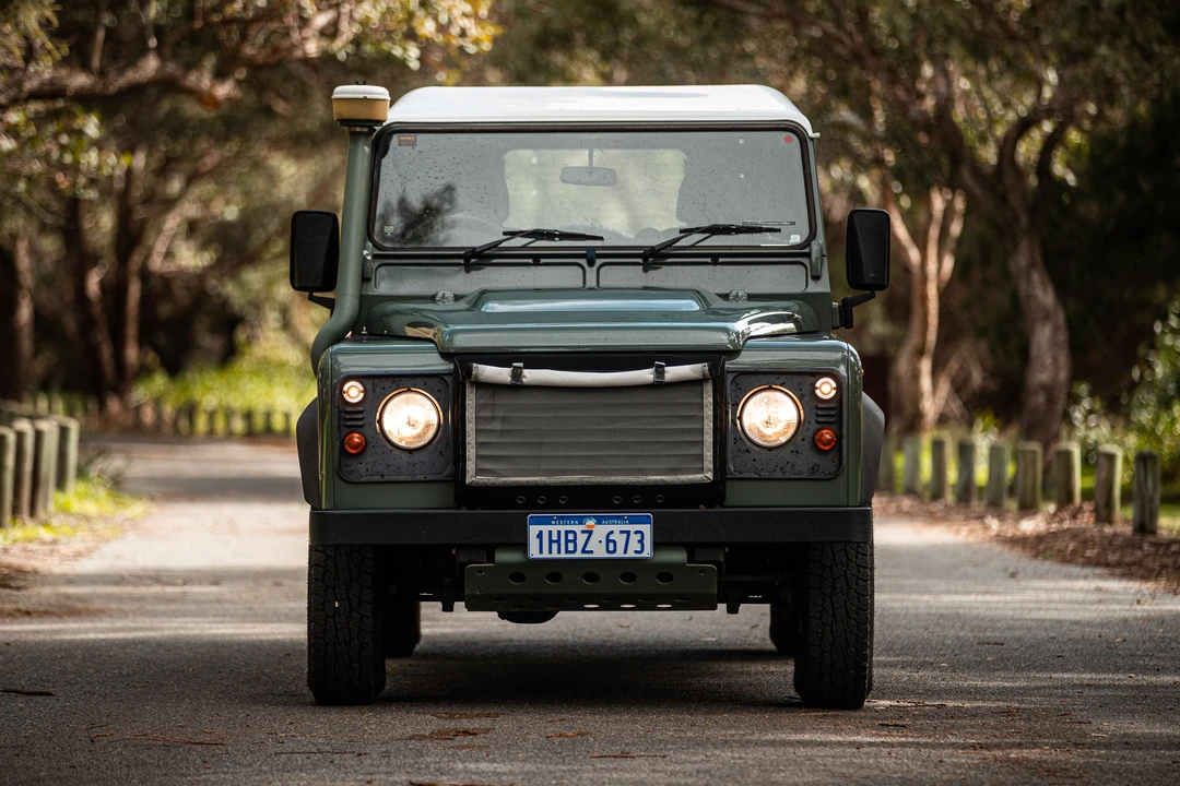 2014 Land Rover Defender 110 - Image 3 of 31