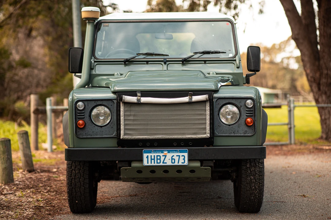 2014 Land Rover Defender 110 - Image 11 of 31