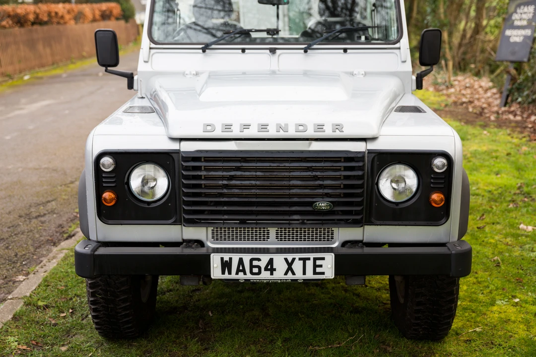 2014 Land Rover Defender 110 - Image 14 of 31