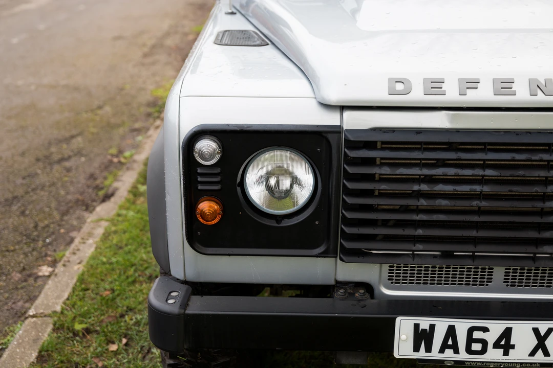 2014 Land Rover Defender 110 - Image 15 of 31