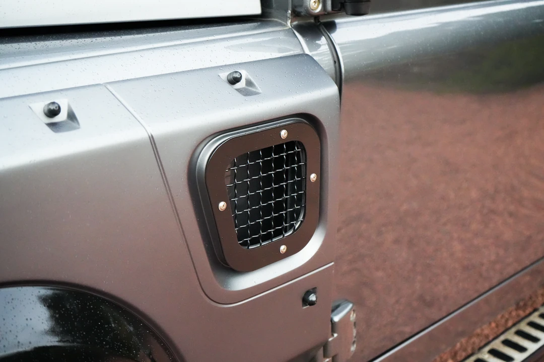 2014 Land Rover Defender 110 - Image 27 of 31