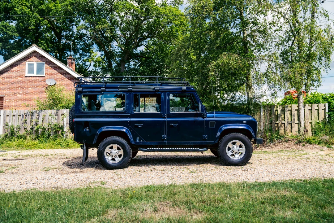 2014 Land Rover Defender 110 - Image 9 of 31