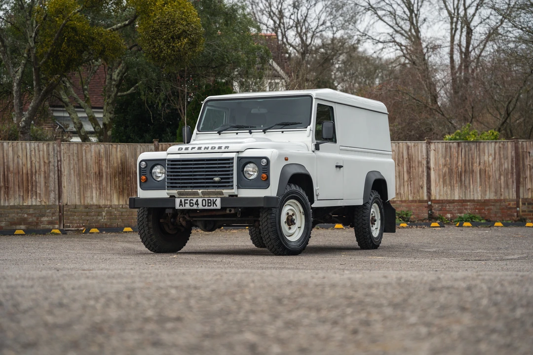2014 Land Rover Defender 110 - Image 7 of 31