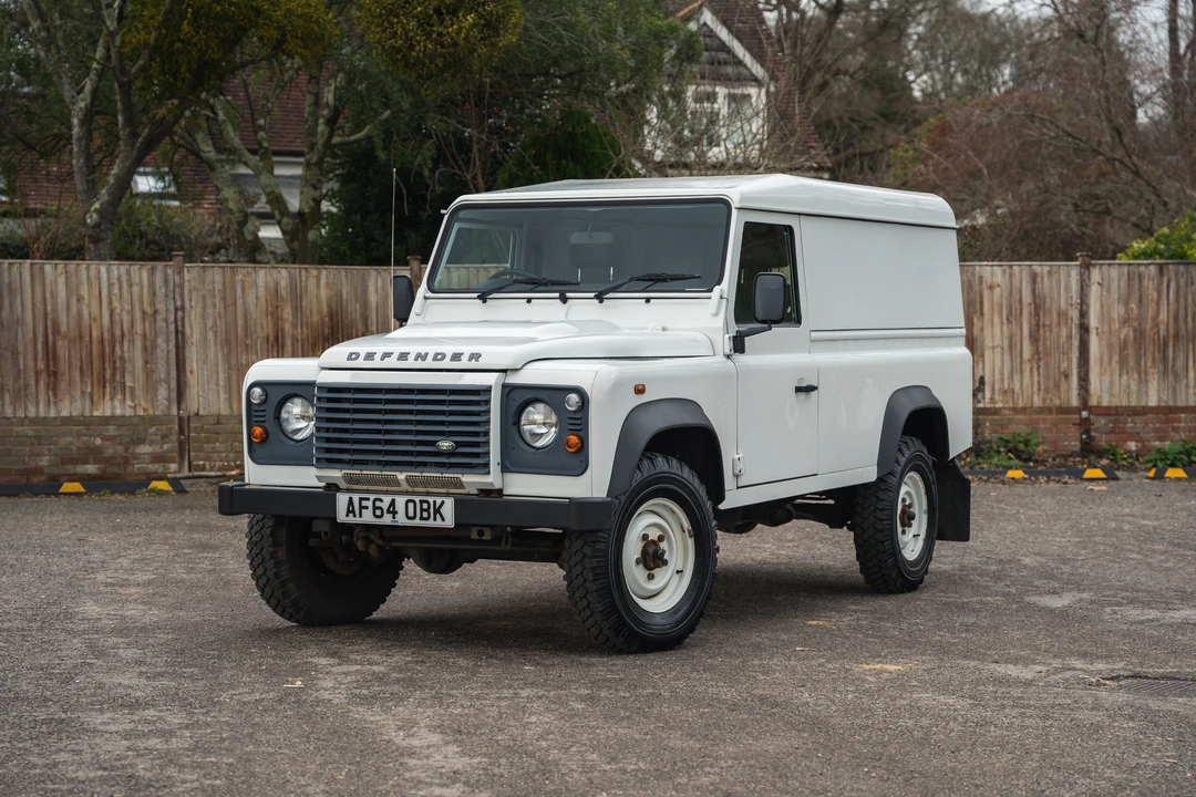 2014 Land Rover Defender 110 - Image 24 of 31