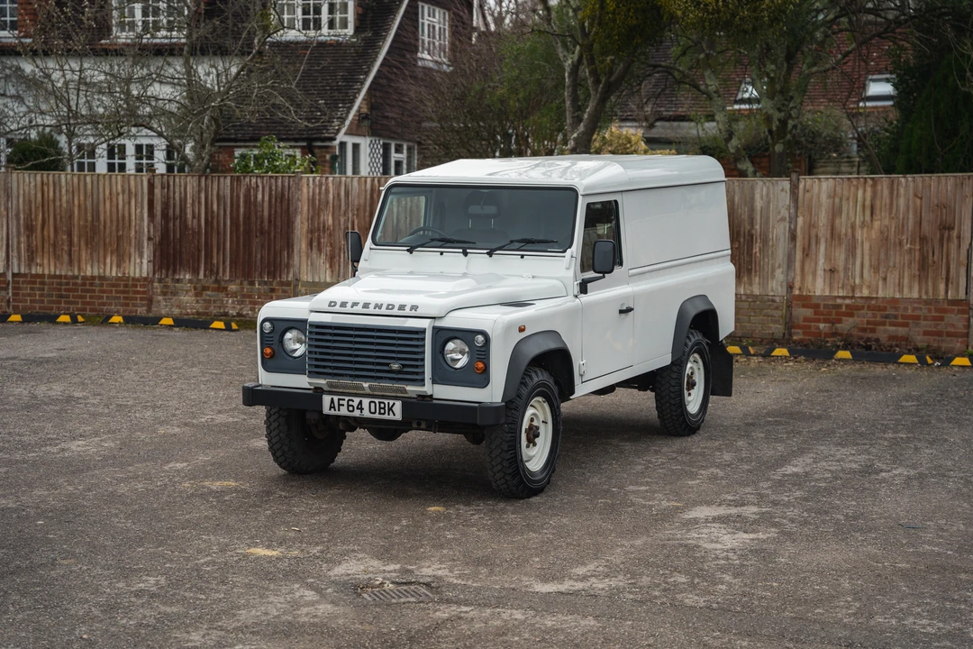 2014 Land Rover Defender 110 - Image 12 of 31