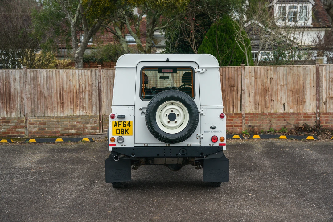 2014 Land Rover Defender 110 - Image 27 of 31