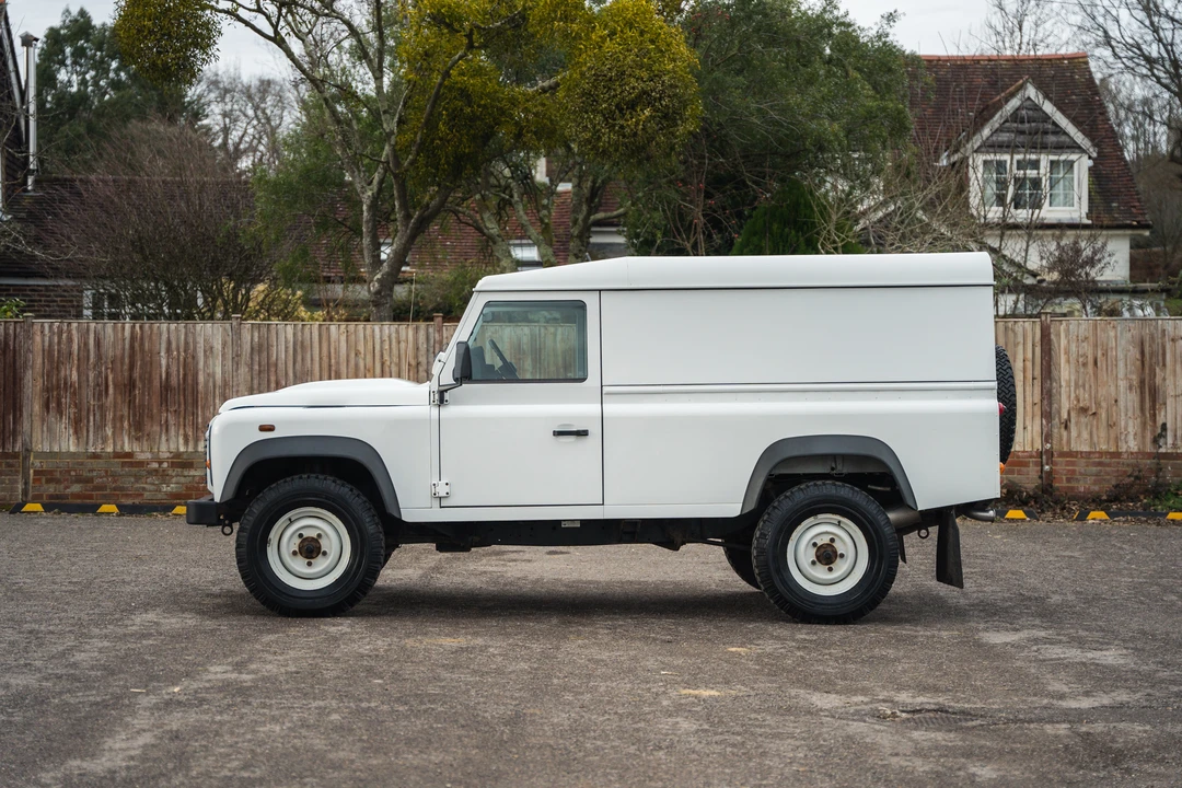 2014 Land Rover Defender 110 - Image 26 of 31