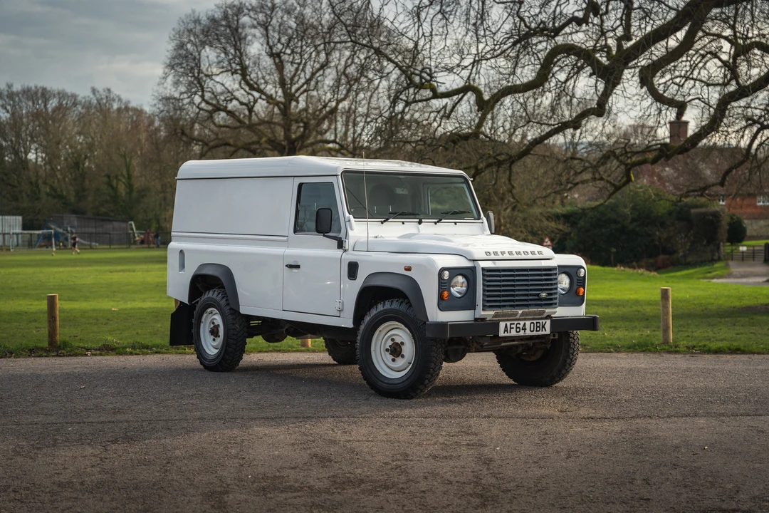 2014 Land Rover Defender 110 - Image 4 of 31
