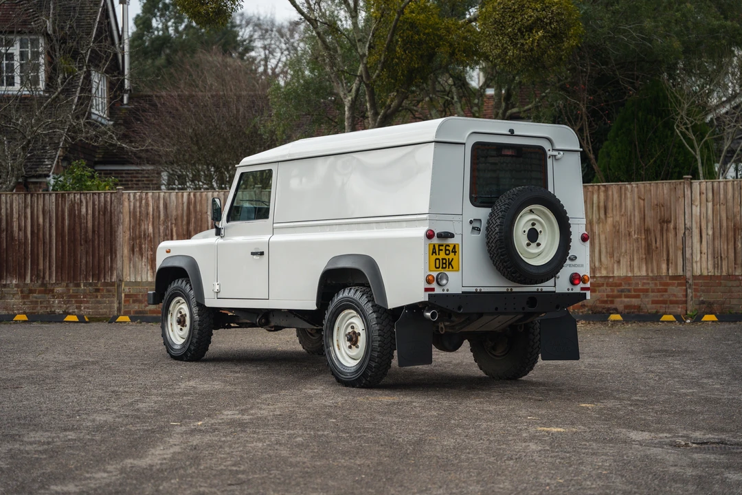 2014 Land Rover Defender 110 - Image 29 of 31