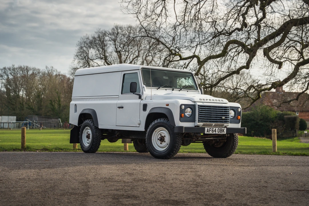 2014 Land Rover Defender 110 - Image 8 of 31