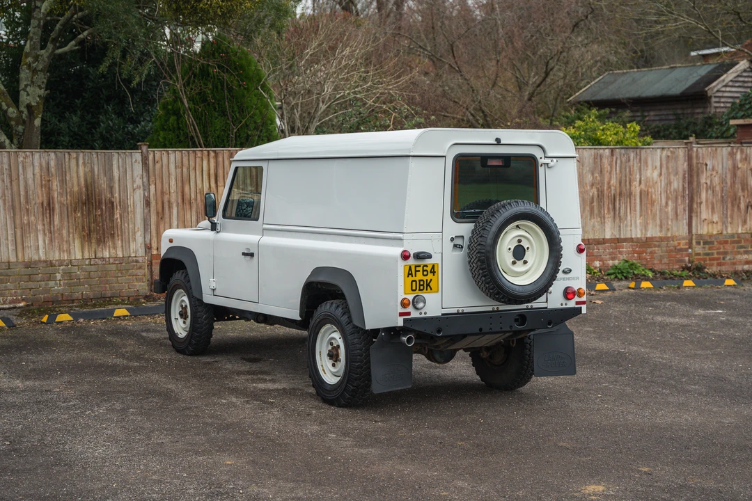2014 Land Rover Defender 110 - Image 28 of 31